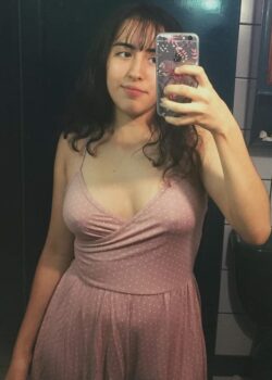 Julieta Rossell Enseñando Tetas 6