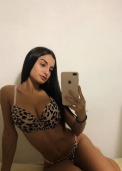 Cande Una Culona Insaciable 1