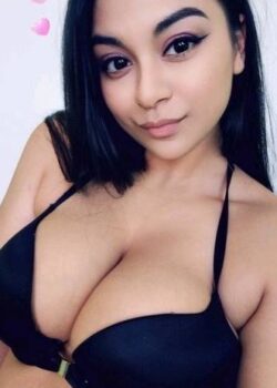 Tania Rica Tetona Mostrandose Desnuda 4