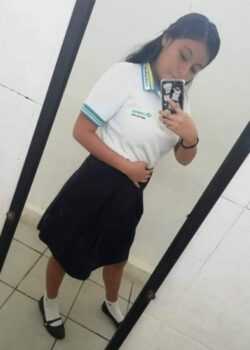 Jenifer Medina Colegiala Mostrando Los Pechos 6