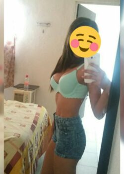 Carla Colonia Flaquita de Ricas Tetas 2