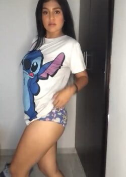 Morra Bailando Desnuda – Mostrando Las Tetas 5