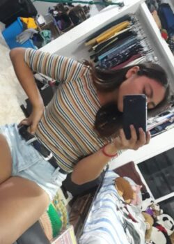 Yneira Mostrando Las Nalgas 3