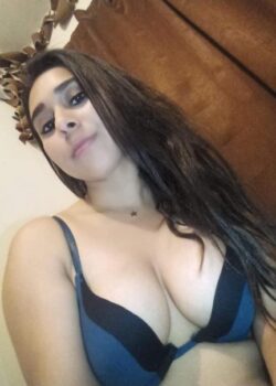 Alondra Rica Tetona Mostrando La Panocha 2