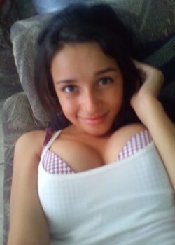 Pendejita Argentina Manda Fotos Desnuda 2