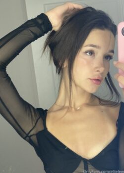 Ellieleen Flaquita Rica de Onlyfans 5