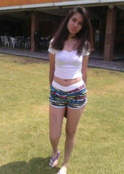 Morrita Adolescente Mostrandose Desnuda 1