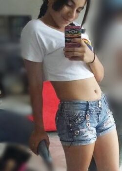 Sofia Colegiala Mostrando Las Tetas +Video 1