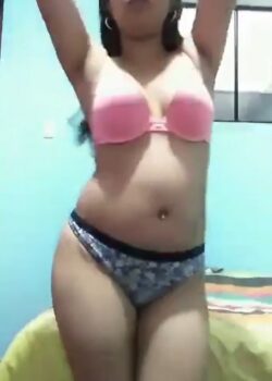 Morrita Moviendo Nalgas Para el Novio 3