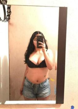 Lluvia Cardenas Gorsita Mostrando el Coño 6