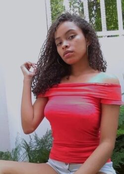 Morena de Rulos Desnuda +Videos 3
