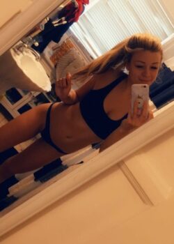 Tawney Amber Pequeña Rubia Sexy 7