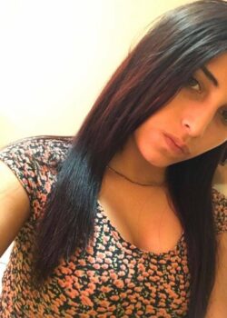 Mariana Castro Morra Mostrando Chichis 4