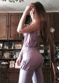 Polina Kozlona Linda Flaquita Presumiendo Rico Culo 29