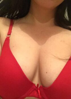 Morrita se Calienta en el Baño + 3 Videos 2
