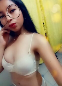 Esmeralda Hernández Flaquita de Tetas Pequeñas 2