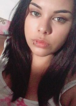 Iri Green Rica Gordita Cachonda Recibiendo Sexo Oral 3