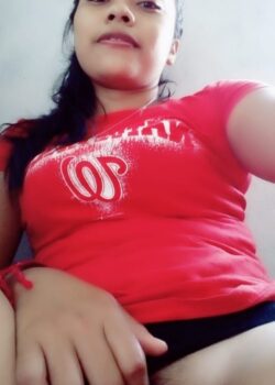 Sucely López Morra de Guatemala Mostrando Panocha Peluda 3