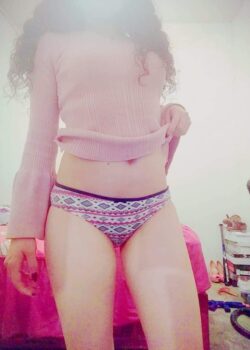 Flaquita Anonima de Rulos Mostrando Tetas 5