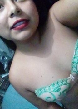 Alexandra Hernandez Gordita Mostrando Tetas 4