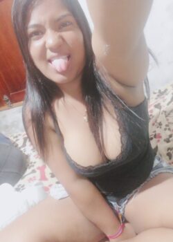 Jeniffer Olave Rica Gordibuena Chichona Mostrando La Panocha 1