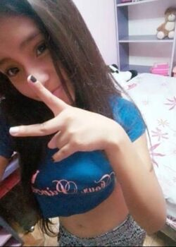Tierna Morrita Mostrando Las Teticas - Video 4