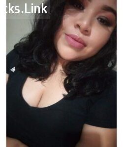 Gordita tocándose 2
