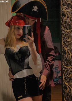Hago cosplay y luego me masturbo 1