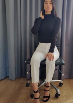 Secretaria puta hace un oral 3