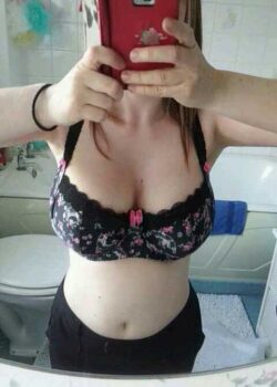 Me tomo unas fotos nud en unas potes que me generan fetiches 1
