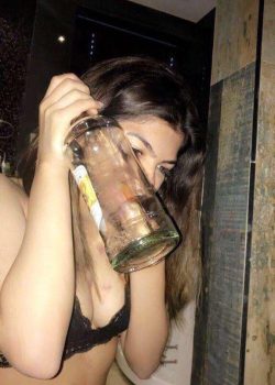 Me los cojo a todos borracha 4