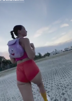 Hago cosplay de dora para follar 5