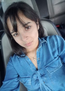 Morra le encanta frotarse sus tetas 2