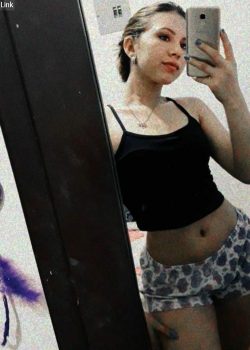 Morra le encanta tomarse fotos después de coger 1