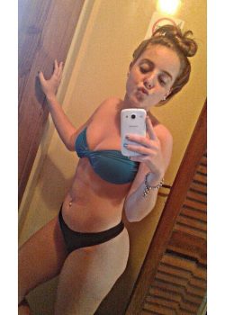 Le mando fotos de mi hermoso cuerpo a mi hermano 4