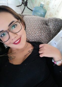 Cassandra Castillo Mamá luchona vende sus nudes 5