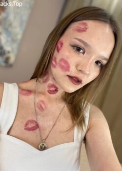 Emily morrita cachonda +nudes 5