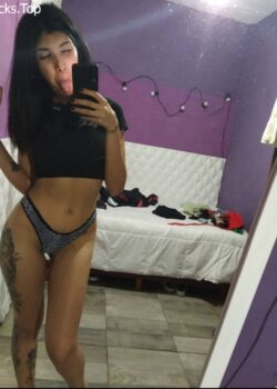 Putita chupa verga +video 3