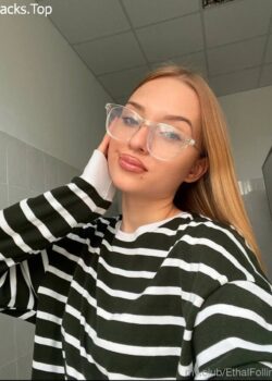Polly Molly +selfies 6