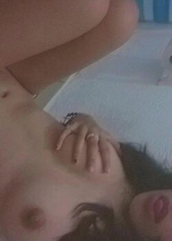 Tocandose las tetitas +videos 4